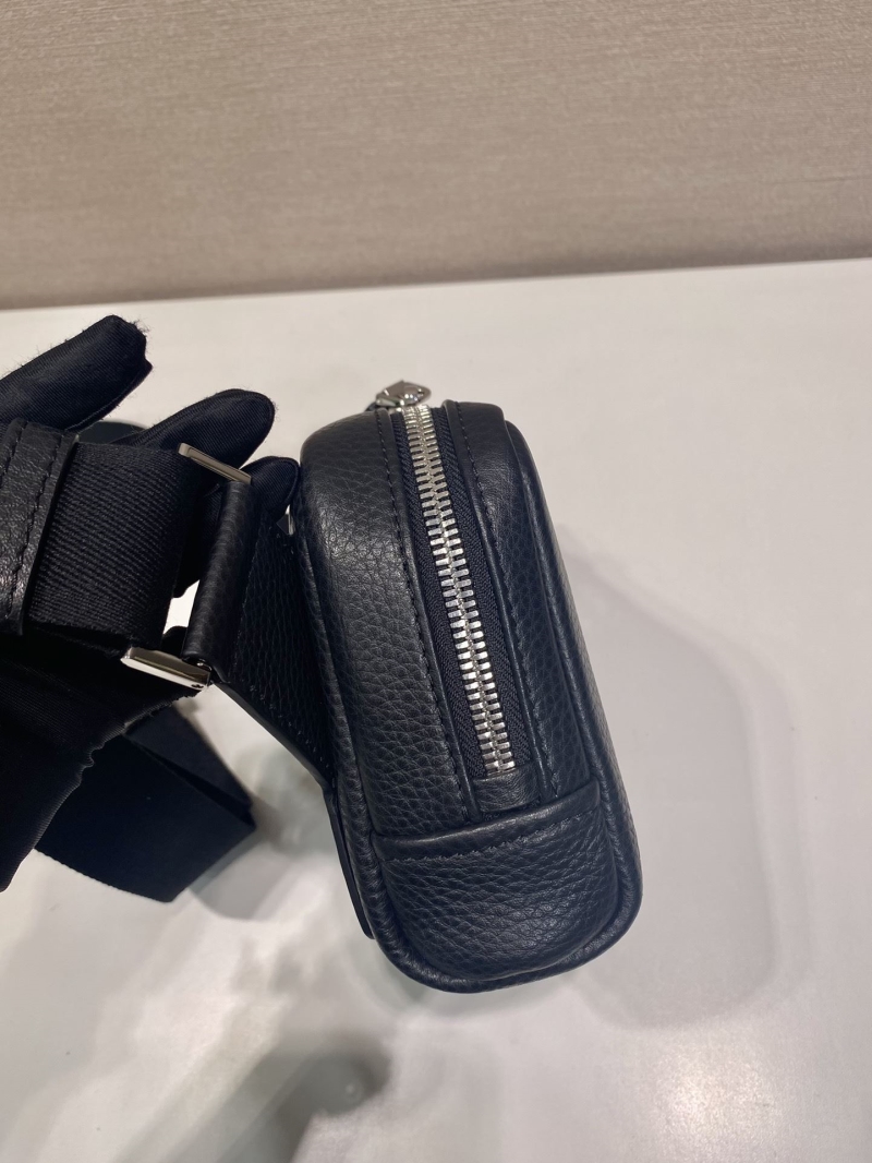 Pra*a waist chest packs